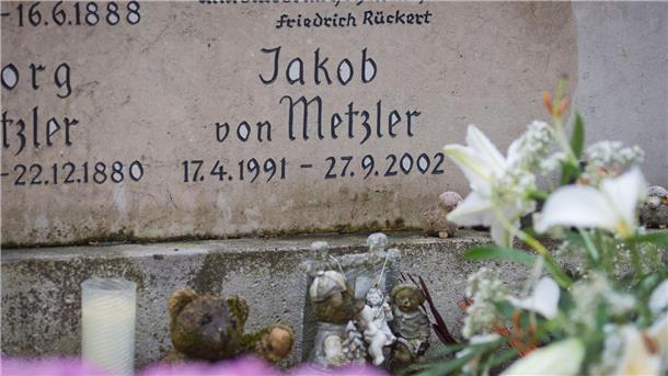 Der verurteilte Mörder von Jakob von Metzler bleibt weiter in Haft. Sein Antrag auf vorzeitige Entlassung liegt vorerst auf Eis – er hat das Prüfverfahren gestoppt. (Archivbild)