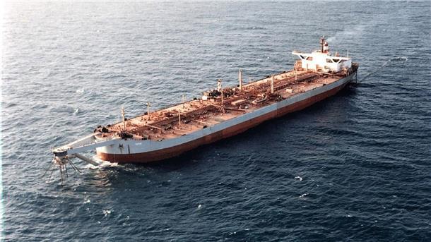 Ökologische Zeitbombe: Bergungsmission für Tanker angelaufen Der verwahrloste Öltanker „Safer“ liegt seit Jahren vor der Küste.