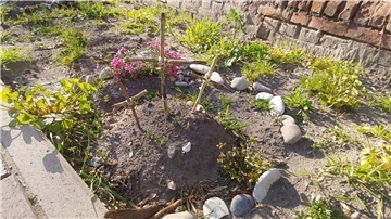 Der von Kindern gestaltete Ostergarten.
