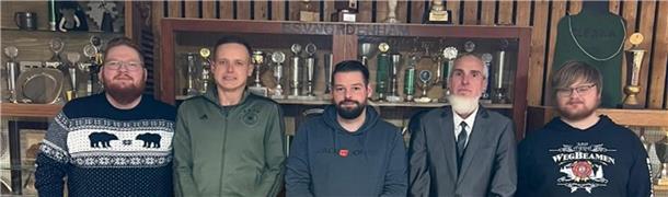 Der Vorstand des FC Stollhamm: Schriftführer Ole Bansemer, Jugendwart Nico Ahrens, 2. Vorsitzender Timo Schindler, 1. Vorsitzender Volker Morisse, Geschäftsführer Sandro Hodel (von links). 
