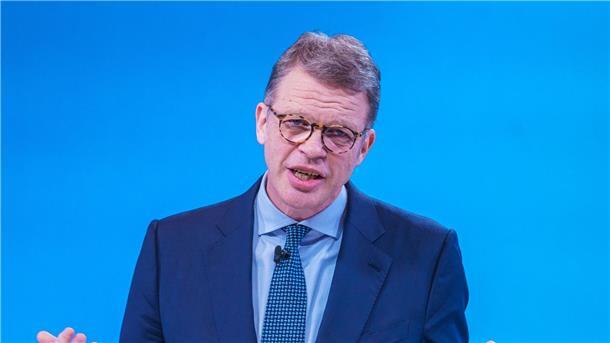 Dax-Vorstände verdienen weniger Der Vorstandsvorsitzender der Deutschen Bank, Christian Sewing, führte 2022 die Liste der Topverdiener an.