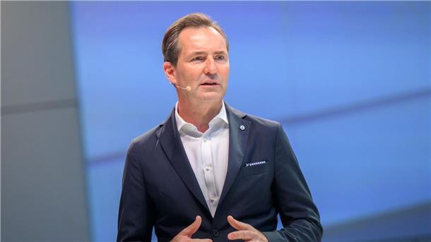 VW stellt Produktion von Kleinwagen Up ein Der VW-Markenchef Thomas Schäfer begründet die Einstellung des Modells Up mit neuen Regeln für die Cybersecurity in Neuwagen.