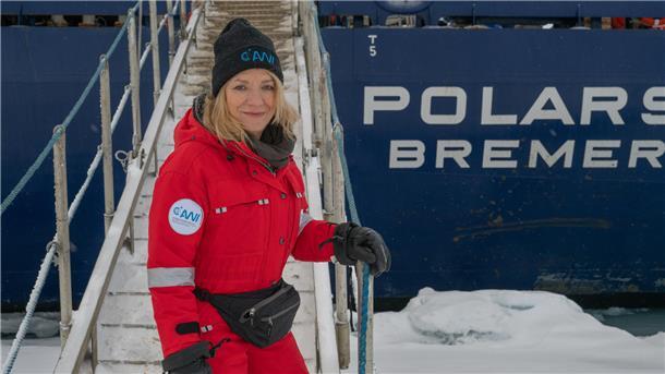 Scheidende AWI-Direktorin Antje Boetius vor Polarstern
