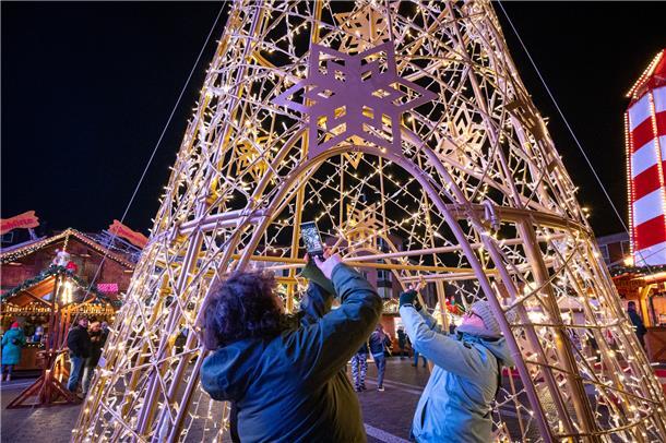 Der Weihnachtsmarkt 2022 startet wieder. Etwas anders präsentiert sich der Theod...