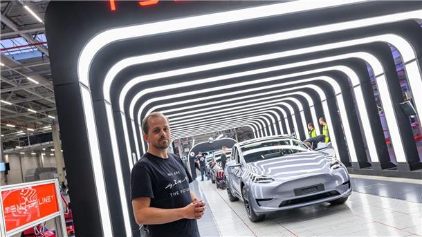 Tesla-Werksleiter sieht für Grünheide „positiven Trend“ Der Werksleiter von US-Elektroautobauer Tesla in Grünheide, André Thierig, äußert sich zur Absatzlage der Fabrik (Archivbild).