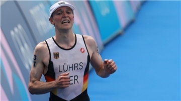 Der Wingster Lasse Lührs hat nach seinem Olympiasieg in Paris lange warten müssen bis zum nächsten Triathlon-Wettkampf.