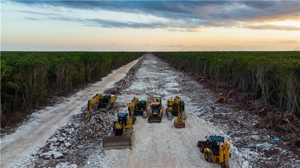 Narbe im Paradies: Maya-Zug rollt durch Mexikos Regenwald Der Zug wird zunächst zwischen San Francisco de Campeche am Golf von Mexiko und Cancún in der Karibik fahren.