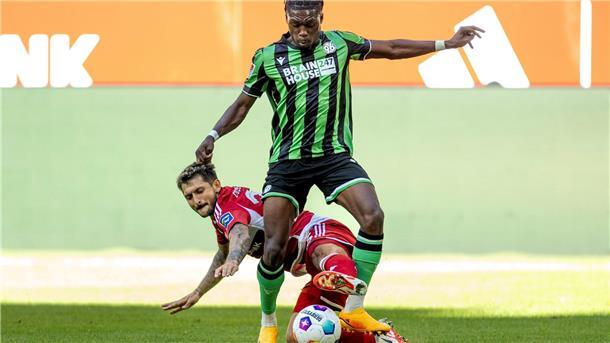 Werder-Neuzugang Köhn will sich „in der Bundesliga beweisen“ Derrick Köhn will sich bei Werder in der Bundesliga beweisen.