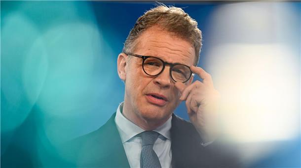 Deutsche-Bank-Management trotz Gewinnrückgangs zufrieden mit „Übergangsjahr 2024“