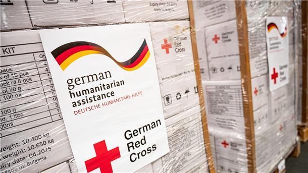 Von Erdbeben Betroffene sollen unbürokratisch Visa bekommen Deutsche Hilfsgüter auf dem Weg in die Türkei.