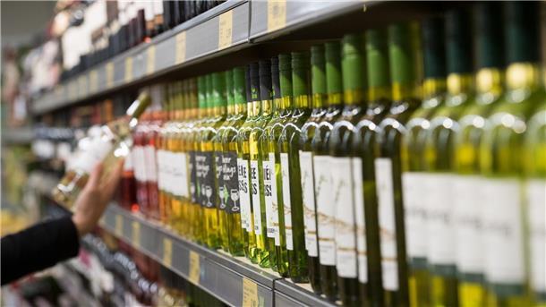Was das nasskalte Wetter für den Wein-Jahrgang bedeutet Deutsche Weinerzeuger sind nach Einschätzung des Deutschen Weininstituts bislang Gewinner des Klimawandels.