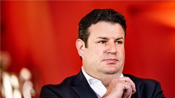 Heil: Beschäftigte sollen in Bildungszeit gehen können „Deutschland braucht nicht nur Master, sondern auch Meister“: Hubertus Heil.