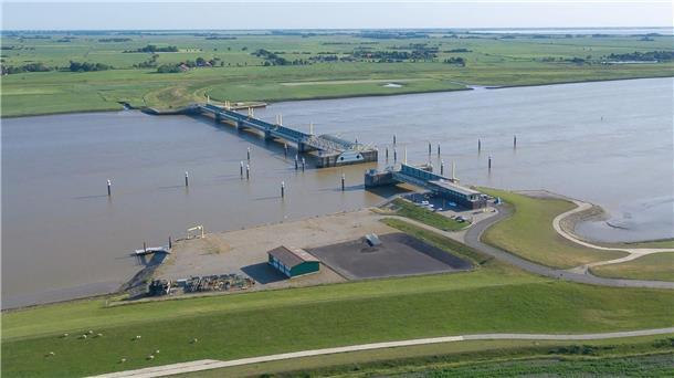 Deutschland und Niederlande wollen Ems-Schlickproblem lösen Deutschland und die Niederlande wollen gemeinsam weiter die Wasserqualität an der Ems und an ihrer Mündung am Dollart verbessern. (Archivbild)