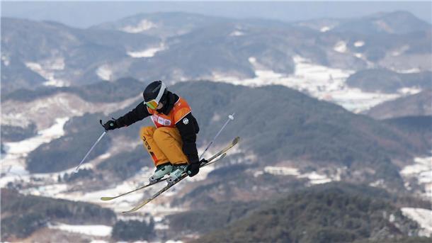 Sturz im WM-Training: Freestylerin Mohr reißt sich Kreuzband Deutschlands beste Ski-Freestylerin Muriel Mohr erlitt bei der WM einen Kreuzbandriss.
