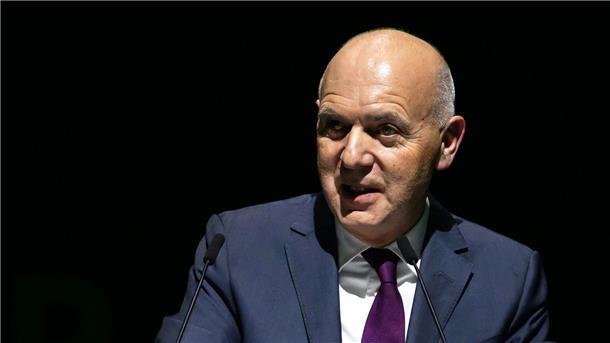 DFB-Präsident Bernd Neuendorf stellt sich gegen einen Vorschlag von 17 Vereinen der Regionalliga Nordost.