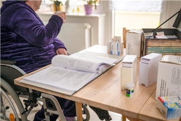 Diagnose: Lungenkrebs. Eine Patientin erzählt uns - ohne ihren Klarnamen zu nennen - ihre Geschichte, spricht von Ängsten, von Hoffnungen; von ihren Erfahrungen in den Therapien und davon, was sie trägt.