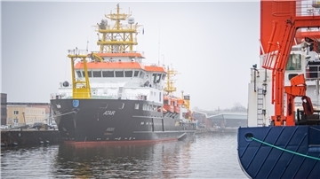 Blick auf das Schiff "Atair"