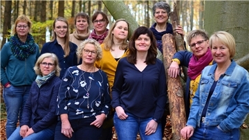 Die 1. Vorsitzende des Landfrauenvereins Bramstedt, Simone Gerdes (Zweite von rechts), wird von einem engagierten Vorstandsteam unterstützt.