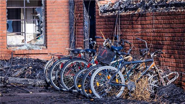 Die 14 Bewohner wurden nach den Rettungsarbeiten in anderen Wohnungen untergebracht.