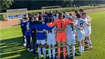 Die A-Junioren des JFV Bremerhaven schwören sich auf den Abstiegskampf in der Regionalliga ein.