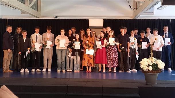 Die Absolventen der Oberschule in Tossens wurden feierlich verabschiedet. 