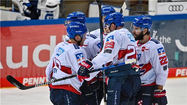 Die Adler Mannheim jubeln mal wieder. Sie führen die Tabelle der Süd-Gruppe in der DEL souverän an.