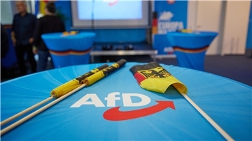 Die AfD hat zwei weitere Klagen gegen die Kündigung des Mietvertrags für die Veranstaltungshalle ihres Bundesparteitages eingereicht.
