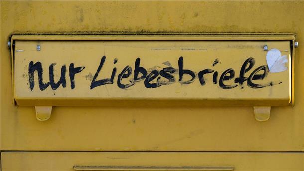 Wie Liebe das Gehirn zum Leuchten bringt Die aktivierten Hirnareale ähneln sich bei allen Formen zwischenmenschlicher Liebe stark. (Illustration)