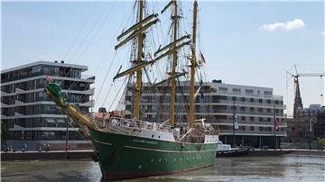 Die „Alexander von Humboldt II“ verlässt nach der Corona-Zwangspause ihren Heimathafen. Ziel: Travemünde.