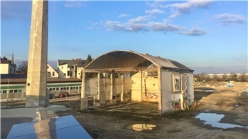 Die als Industriedenkmal geschützte Tonnendachhalle auf dem Kistner-Areal wird von dem Bauunternehmen Wübben als Privat-Investor behutsam saniert und als Variete-Theater unmittelbar angegliedert an den auch von Wübben geplanten Neubau eine Hostels direkt daneben, angrenzend an die neue Geestepromenade.
