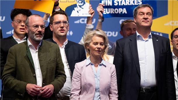 Söder: Grundlegendes Verbrennerverbot muss weg Die alte und neue EU-Kommissionspräsidentin von der Leyen plädiert für einen „technologieneutralen Ansatz“. (Archivbild)