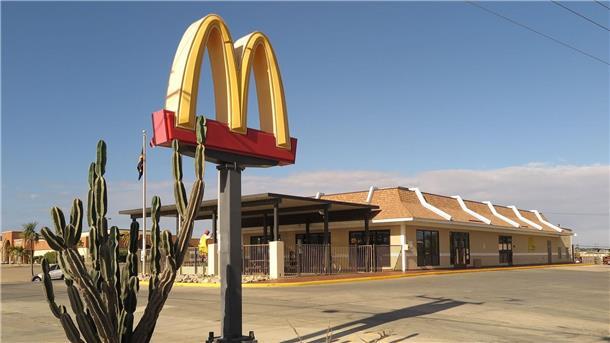 Die letzten Gefangenen von Guantánamo Die amerikanische Schnellrestaurantkette McDonald’s hat auch eine Filiale auf dem Marinestützpunkt.