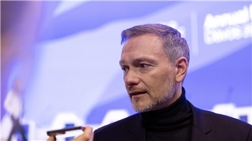 Die Ampel hat die Sparpläne bei der Landwirtschaft bereits abgeschwächt. Die Steuervergünstigungen beim Agrardiesel sollen demnach nicht auf einen Schlag enden. Das weiter aufzuschieben, lehnt FDP-Chef Christian Lindner ab.
