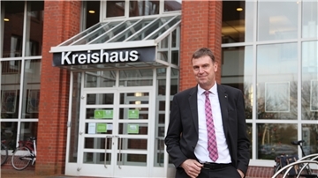 Die Ankündigung von Landrat Kai-Uwe Bielefeld, das Kreishaus in Cuxhaven und sämtliche Nebenstellen „zwischen den Jahren“ zu schließen, sorgt in Teilen der Kreispolitik für mächtig Ärger.