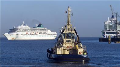 Die "Amera" kommt in Bremerhaven an.