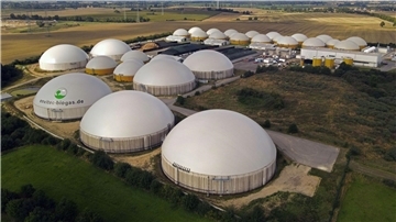 Die Anlage zur Produktion von Bio-LNG für Lkw-Kraftstoff wird offiziell in Betrieb genommen.