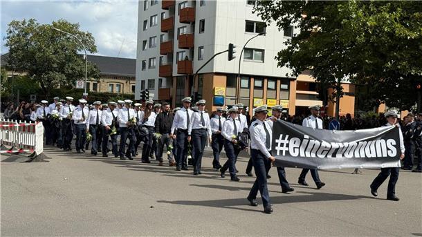 Die Anteilnahme am Tod eines erschossenen Polizisten ist groß