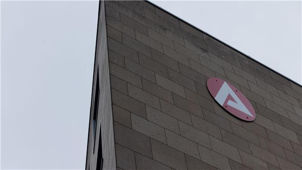 Zahl der Arbeitslosen in Niedersachsen geht leicht zurück Die Arbeitslosigkeit ist im September gegenüber August leicht gesunken. (Archivbild)