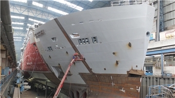 Die „Crystal Cruises“ liegt auf der Meyer Werft. Die Auftragslage der Meyer Wert ist ausgezeichnet. Hier wird an der „Crystal Cruises“ gebaut.