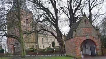 Die Außenmauern der Blexer St.-Hippolyt-Kirche werden voraussichtlich im April eingerüstet. Der Turm bleibt außen vor.