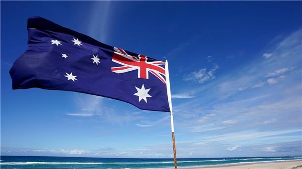 Klima-Klage: Australien muss Inselbewohner entschädigen Die australische Flagge an einem Strand (Symbolbild).