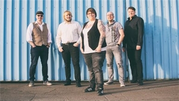 Die Band „kn!P – A tribute to P!nk“ wird diesen Donnerstag in der Reihe der Local Heroes beim diesjährigen Musiksommer auftreten.