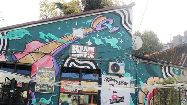 Ist Belgrad das neue Berlin? Die Bar „Berlin Monroe“ im Belgrader Szeneviertel Skadarlija an der Straße Cetinjska. (Archivbild)