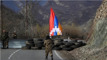 Die beiden ehemals sowjetischen Länder Armenien und Aserbaidschan kämpfen seit Jahrzehnten um die Region Berg-Karabach.
