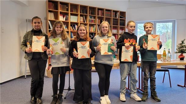 Die Bestplatzierten beim Vorlesewettbewerb der Zinzendorfschule.