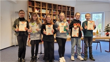 Die Bestplatzierten beim Vorlesewettbewerb der Zinzendorfschule.