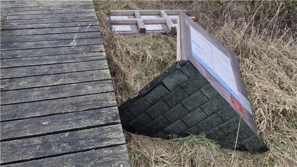 Die blinde Zerstörungswut hat massive Schäden im Otterbiotop in Lunestedt hinterlassen. Die Polizei ermittelt.