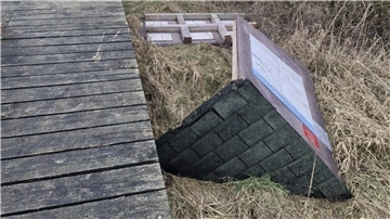 Die blinde Zerstörungswut hat massive Schäden im Otterbiotop in Lunestedt hinterlassen. Die Polizei ermittelt.