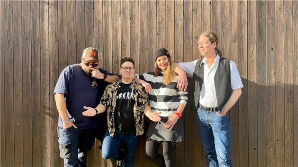 Die Braker Band "MiddnMang" spielt in Nordenham.