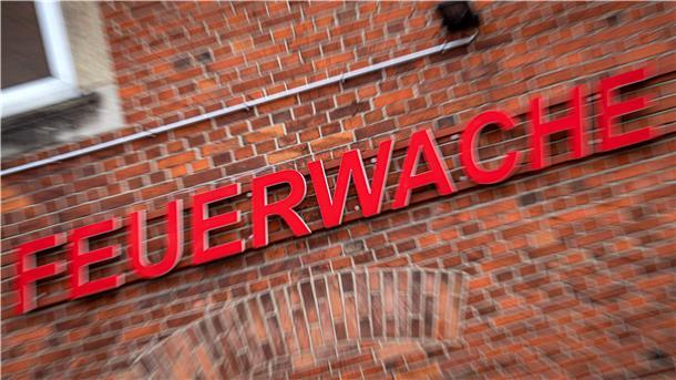 Die Bremer Innenbehörde prüft eigenen Angaben zufolge schwere Vorwürfe gegen Beamte der Bremer Berufsfeuerwehr wegen rassistischer und sexistischer Vorfälle.